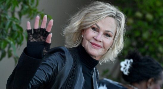 Melanie Griffith ignores the dangers of her heavy smoking despite battling cancer