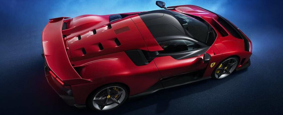 Découvrez la Ferrari F80, la supercar de 3 millions de livres sterling, la plus puissante sur route à ce jour.