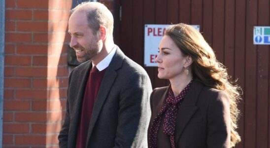 Kate Middleton abandonne sa bague en saphir au profit d'un "bracelet d'éternité" lors de sa sortie à Southport avec le Prince William.