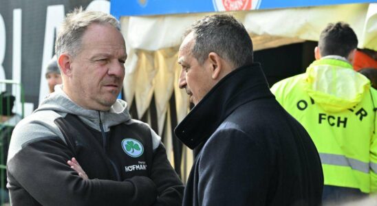 Renversement de situation à Fürth : Zorniger et Azzouzi remerciés après la débâcle du derby de Franconie