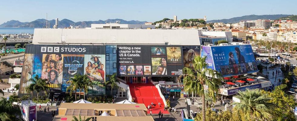 Mipcom 2024 examine les enjeux financiers américains et les stratégies pour surmonter la crise, avec "NCIS" en vedette.