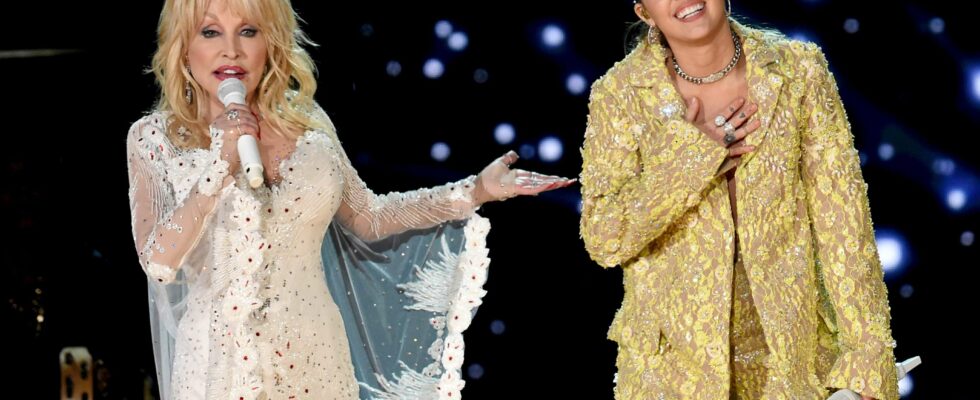 Miley Cyrus demande à sa marraine Dolly Parton de se distancier de Billy Ray : "C'est une question de loyauté".