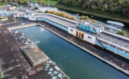 La réouverture imminente de la plus profonde piscine du Royaume-Uni, avec ses installations de lagon et de café.