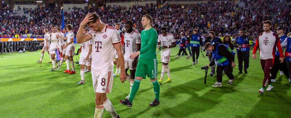 FC Bayern Resists Changes Following Barca Setback