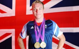 Les moments marquants de Sir Chris Hoy, légende du cyclisme, depuis sa première médaille d'or olympique jusqu'à sa victoire émotive lors des Jeux à domicile.