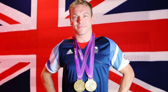 Les moments marquants de Sir Chris Hoy, légende du cyclisme, depuis sa première médaille d'or olympique jusqu'à sa victoire émotive lors des Jeux à domicile.