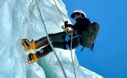 Comment j'ai échappé à la mort à quatre occasions pour battre un record mondial en évitant des rochers dangereux, en frôlant l'étouffement et en supportant des engelures sévères.