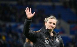 Adieu au football international : Alex Popp, femme de terrain et ambassadrice, se retire à Duisburg