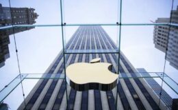 Apple pourrait envisager l'acquisition d'Intel face aux défis persistants du fabricant de semi-conducteurs