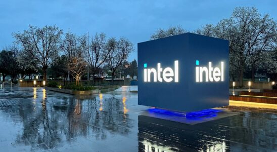 Intel's Q3 Results: $16.6 Billion Loss with $13.3 Billion in Revenue Perte d'Intel au T3 : 16,6 milliards de dollars avec 13,3 milliards de revenus