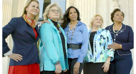 "Sister Senators' Fight Against Misogyny and Division in SC Senate" "Les 'Sœurs Sénatrices' Luttent Contre La Misogynie Et La Division Au Sénat De SC"