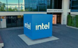 "Intel Faces Major Setback: Are Danger Signals Flashing?" "Intel fait face à un grand revers : Les signaux d'alerte s'illuminent ?"