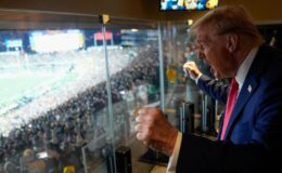 Trump cherche à séduire les électeurs de la NFL : Stratégies machistes et ambitions milliardaires