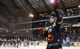 Simon Moser: L'avenir incertain du capitaine emblématique du SC Bern et son impact sur l'équipe