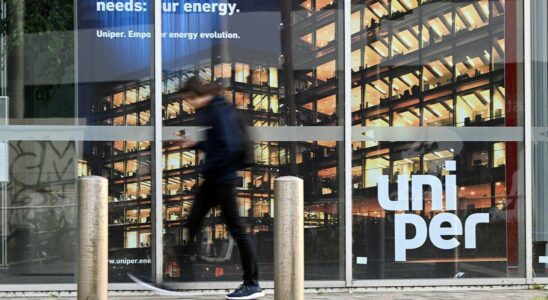 Uniper Begins State Aid Repayment Amidst Challenges in Energy Transition and Reprivatization Plans