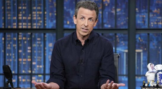 Seth Meyers fait de l'humour sur Trump et les limites de mandat : un hommage à notre leader suprême