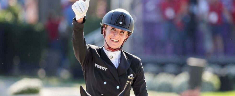 Jessica von Bredow-Werndl, reine du dressage, se lance dans une nouvelle aventure avec le cheval d'une concurrente au cœur d'un scandale