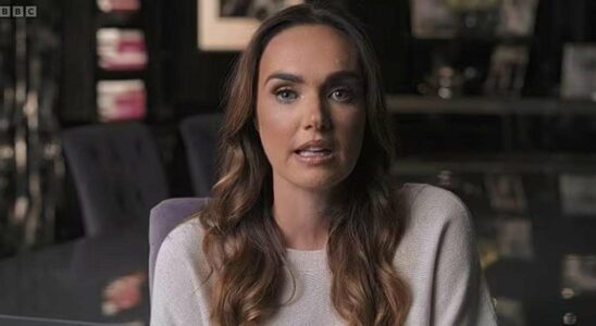 Tamara Ecclestone, héritière milliardaire de la F1, évoque un vol de bijoux de 32 millions de dollars qualifié de traumatisant dans son manoir de 57 chambres, soupçonnant un complice interne.