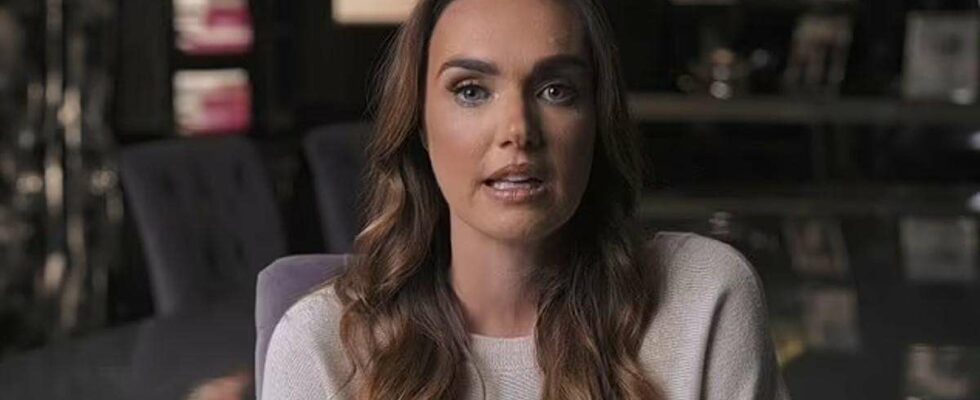 Tamara Ecclestone, héritière milliardaire de la F1, évoque un vol de bijoux de 32 millions de dollars qualifié de traumatisant dans son manoir de 57 chambres, soupçonnant un complice interne.