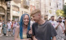 Le film 'Deaf Lovers' de réalisateur russe exclu de la section ukrainienne du festival de Tallinn suite à des critiques défavorables.