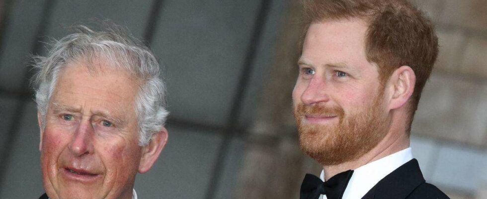 La dynamique tumultueuse entre le roi Charles et le prince Harry reste présente dans l'esprit du souverain.