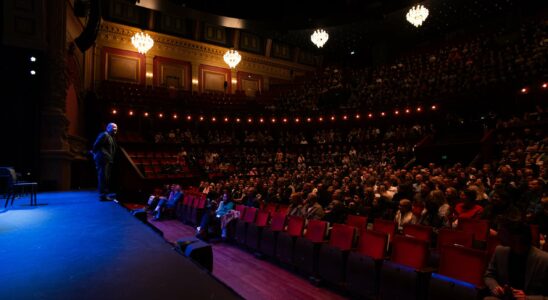 Titre : Orwa Nyrabia, directeur artistique de l'IDFA, annonce des films d'exception au plus grand festival de documentaires mondial