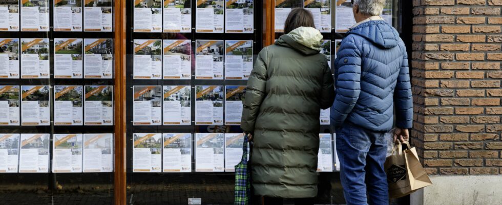 Les prévisions d'augmentation des prix immobiliers au Royaume-Uni en 2025, malgré une baisse en novembre après le budget