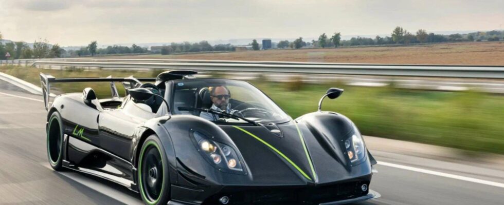 Découvrez la supercar ultra-rare qui vous propulse dans un club exclusif avec une vitesse maximale de 350 km/h et un habitacle conçu pour la compétition.