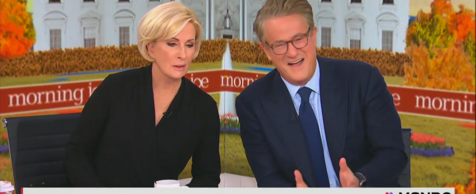 Joe Scarborough justifie sa rencontre avec Trump et critique le fossé entre les réseaux sociaux et la réalité des téléspectateurs.