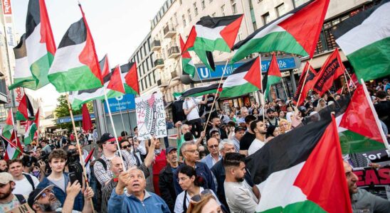 Titre : Restrictions sur les manifestations : moins de 1 % des demandes refusées