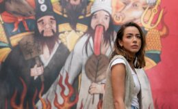 Chloe Bennet dévoile ses réflexions sur la fin mystérieuse d'Interior Chinatown et les remarques sur son apparence asiatique