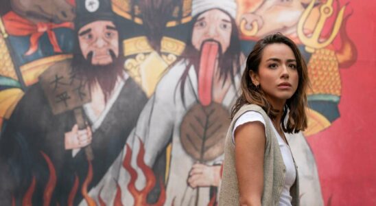 Chloe Bennet dévoile ses réflexions sur la fin mystérieuse d'Interior Chinatown et les remarques sur son apparence asiatique