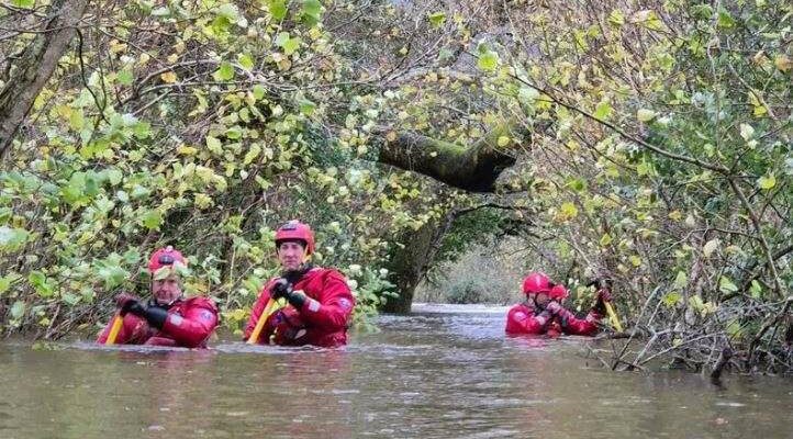 Tempête Bert : 161 alertes aux inondations, trains annulés et 5 décès suite à des vents de 120 km/h et des inondations soudaines