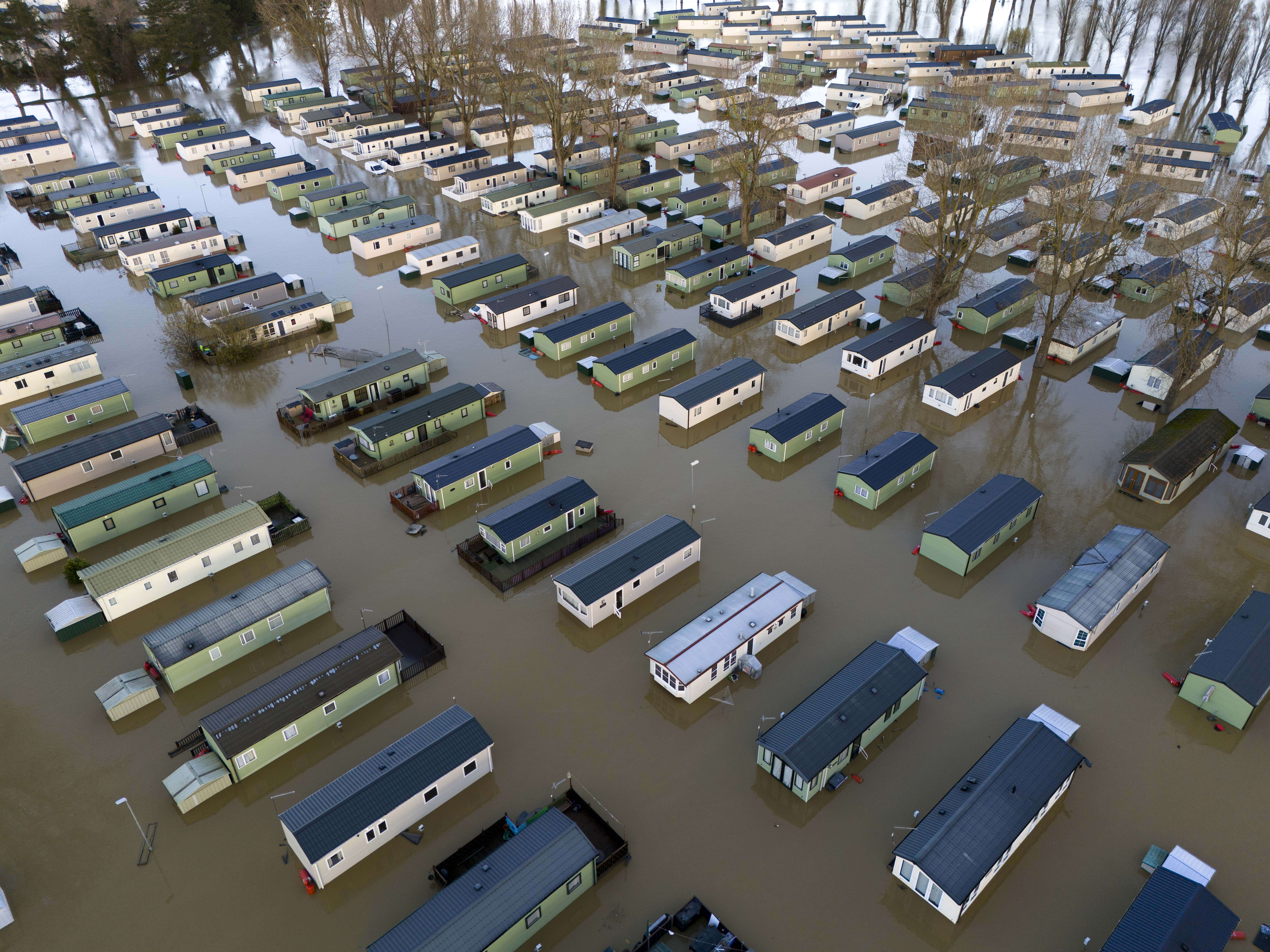 La Grande-Bretagne face à un nouvel épisode pluvieux : alertes pour des pluies intenses après les dégâts de la tempête Bert