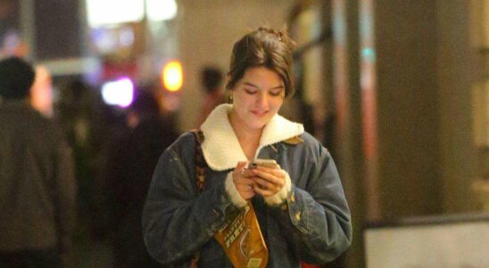 Suri, la fille de Katie Holmes, profite de ses vacances universitaires à New York avec sa mère avant Thanksgiving