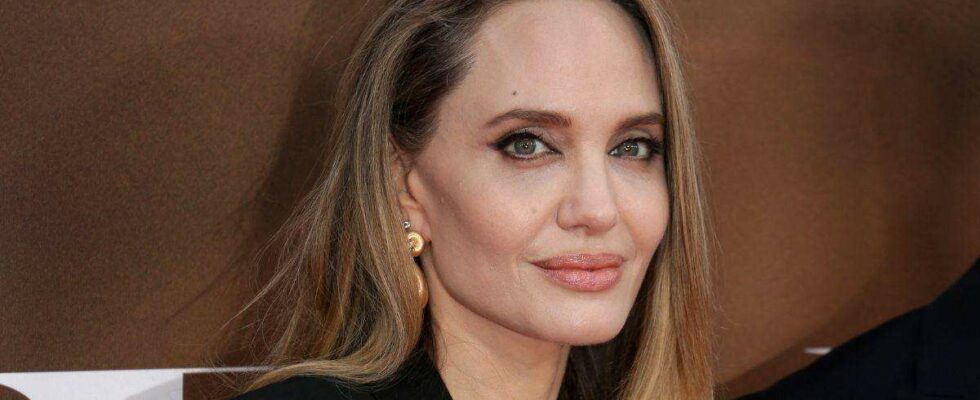 Les admirateurs d'Angelina Jolie mécontents de sa dernière couverture de magazine : un angle peu flatteur