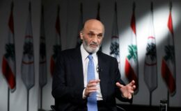 Samir Geagea, leader chrétien libanais : Peut-il défier l'autorité du Hezbollah ? Une analyse.