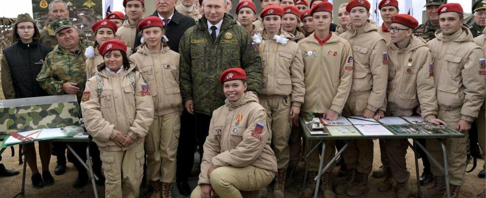 Formation de patriotes en territoire occupé par la Russie