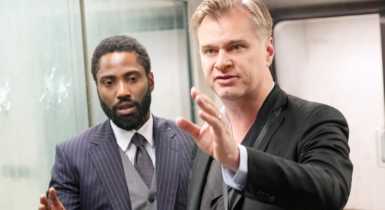 John David Washington rend hommage à Christopher Nolan pour sa révolution dans le cinéma avec le film Tenet