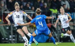 Deux faux pas et des occasions manquées : les joueuses de la DFB échouent face à l'Italie en fin d'année