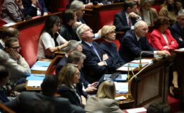 La France en crise : l'absence de gouvernement met en péril la Grande Nation