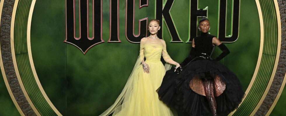 'Wicked' soutient la cause LGBTQ et entraîne une réaction de boycott chez les conservateurs.