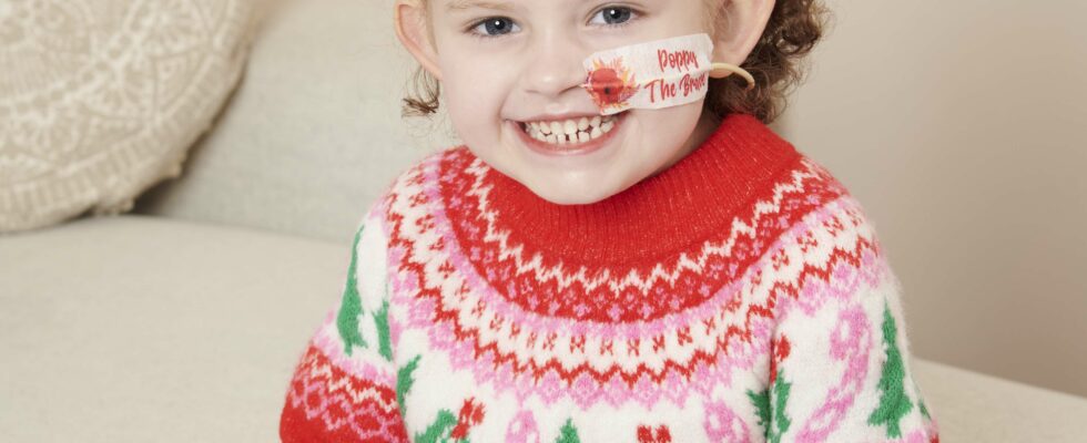 Poppy, 5 ans, combat la leucémie pour la troisième fois : aidez Sun à apporter de la magie de Noël aux enfants malades.