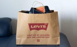 Jeans Levi's rares et précieux : découvrez ceux valant jusqu'à 2 300 £ et leur code unique pour les identifier.