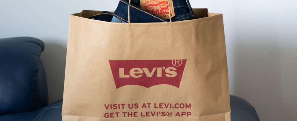 Jeans Levi's rares et précieux : découvrez ceux valant jusqu'à 2 300 £ et leur code unique pour les identifier.