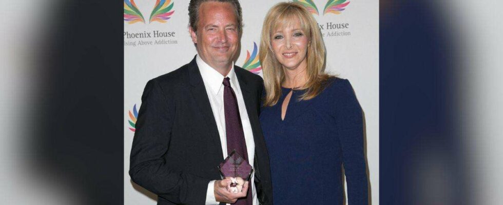 Lisa Kudrow se dit apaisée de savoir que Matthew Perry était épanoui avant sa disparition : un véritable cadeau pour ses proches.