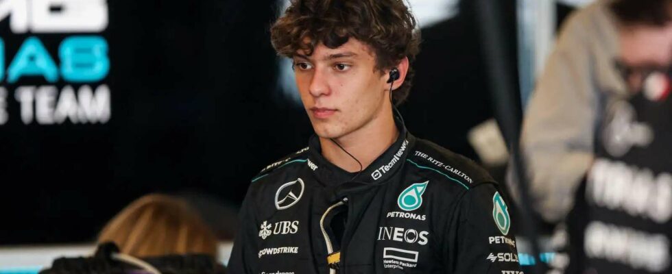 F1 2024 : Leclerc brille lors des essais d'Abou Dabi tandis qu'Antonelli rejoint l'équipe Mercedes