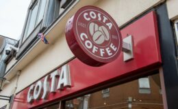 Costa confronté à des pénuries alimentaires, les clients signalent des étagères vides.