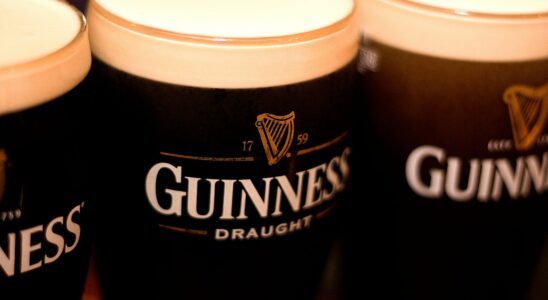 Un pub met en place des cartes de rationnement pour la Guinness face à la pénurie nationale