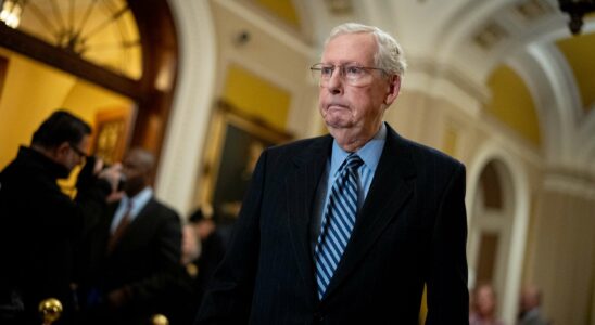 Mitch McConnell, survivant de la polio, répond à la campagne antivaccins d'un proche de RFK Jr.